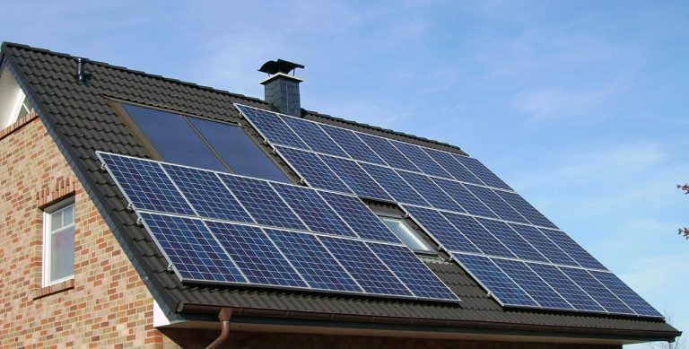 Photovoltaïque sur bâtiment : la qualification des installateurs désormais obligatoire
