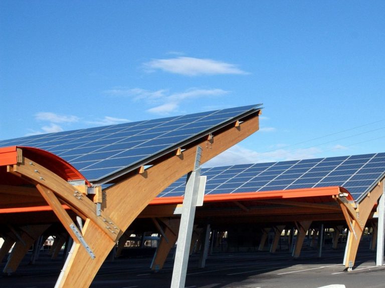Pairi Daiza construit le plus grand parking photovoltaïque au monde