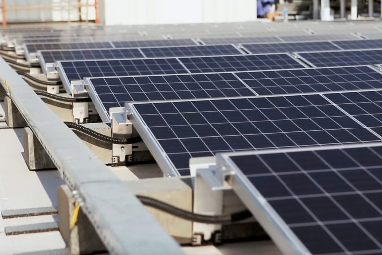 Une gigafactory de panneaux photovoltaïques REC Solar en Moselle ?