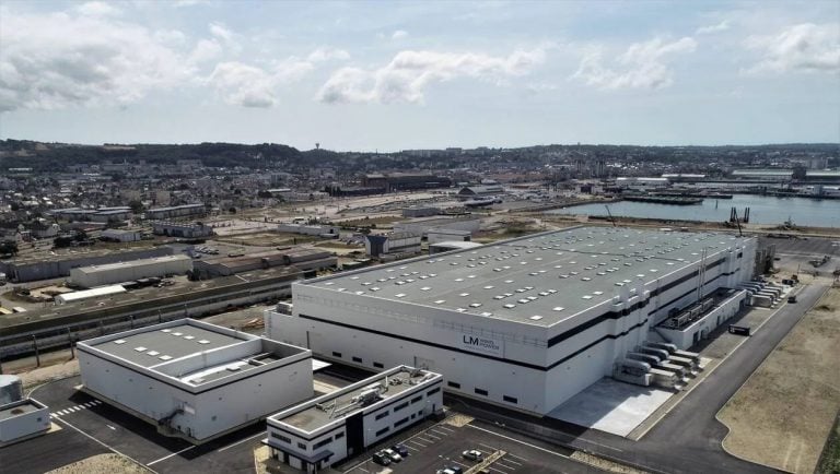 Cherbourg : l’usine de pales d’éoliennes double sa capacité de production et recrute