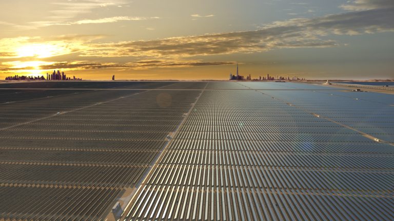 Pharaonique : cette centrale solaire sera aussi grande qu’une ville comme Strasbourg
