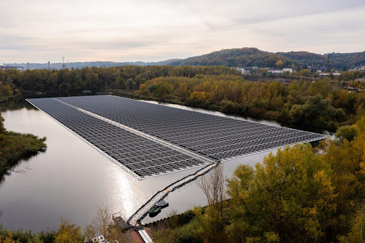 Mise en service du premier parc solaire flottant du Luxembourg